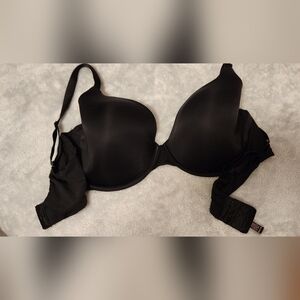 victoria secret tshirt lightly lined full coverage 40 DD bra 1 tan 1 black